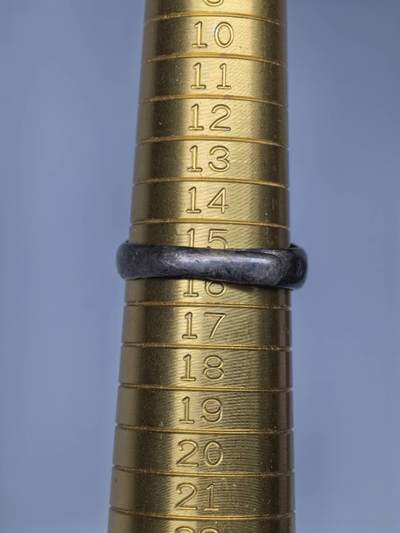 小驴勋章奖章收藏4月18日周六晚六点拍卖（珍爱和平，收藏战争，铭记历史，勿忘国耻，忠党爱国。有偿代拍，送拍规则在简介最后，参拍须阅读规则后再参拍，关系到运费包装发货时效真假辨别等关键信息，拍卖时不再发原图，看大图店主微信码在拍卖店铺介绍里或者找我要） 民末到建国初的钟表形戒指 打标纹银