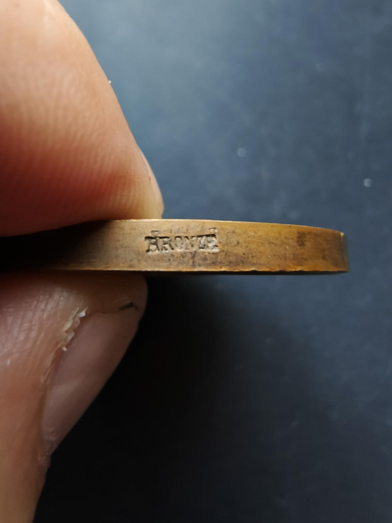 老王徽章第192期 1850年法国里昂动物保护协会授予德尔马斯将军大铜章       直径46mm      .重量44.7g