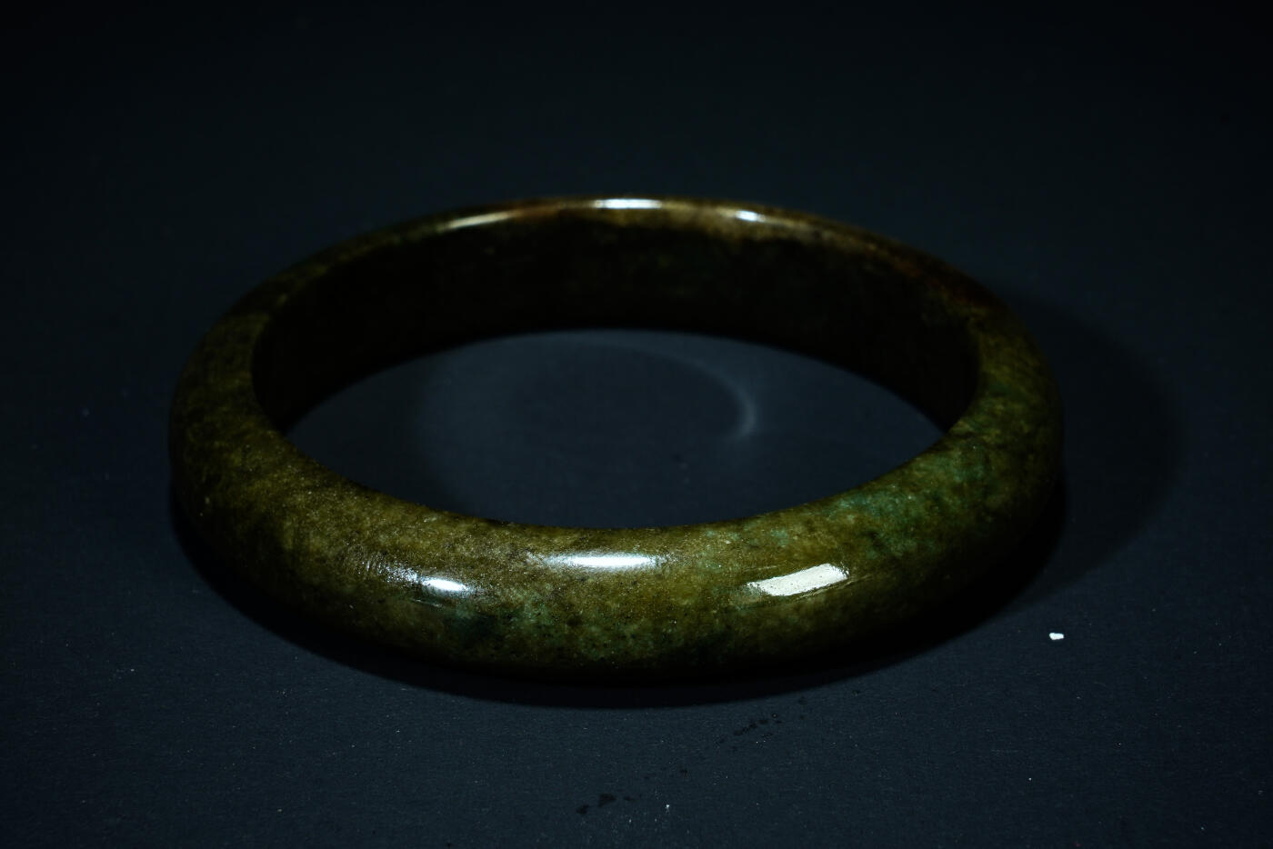 上海都达杂项专场八十一【全场包邮】  天然油青翡翠（A货）手镯 附鉴定证书97-11