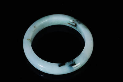 上海都达杂项专场103【全场包邮】  天然冰种带绿翡翠（A货）手镯 附鉴定证书97-9