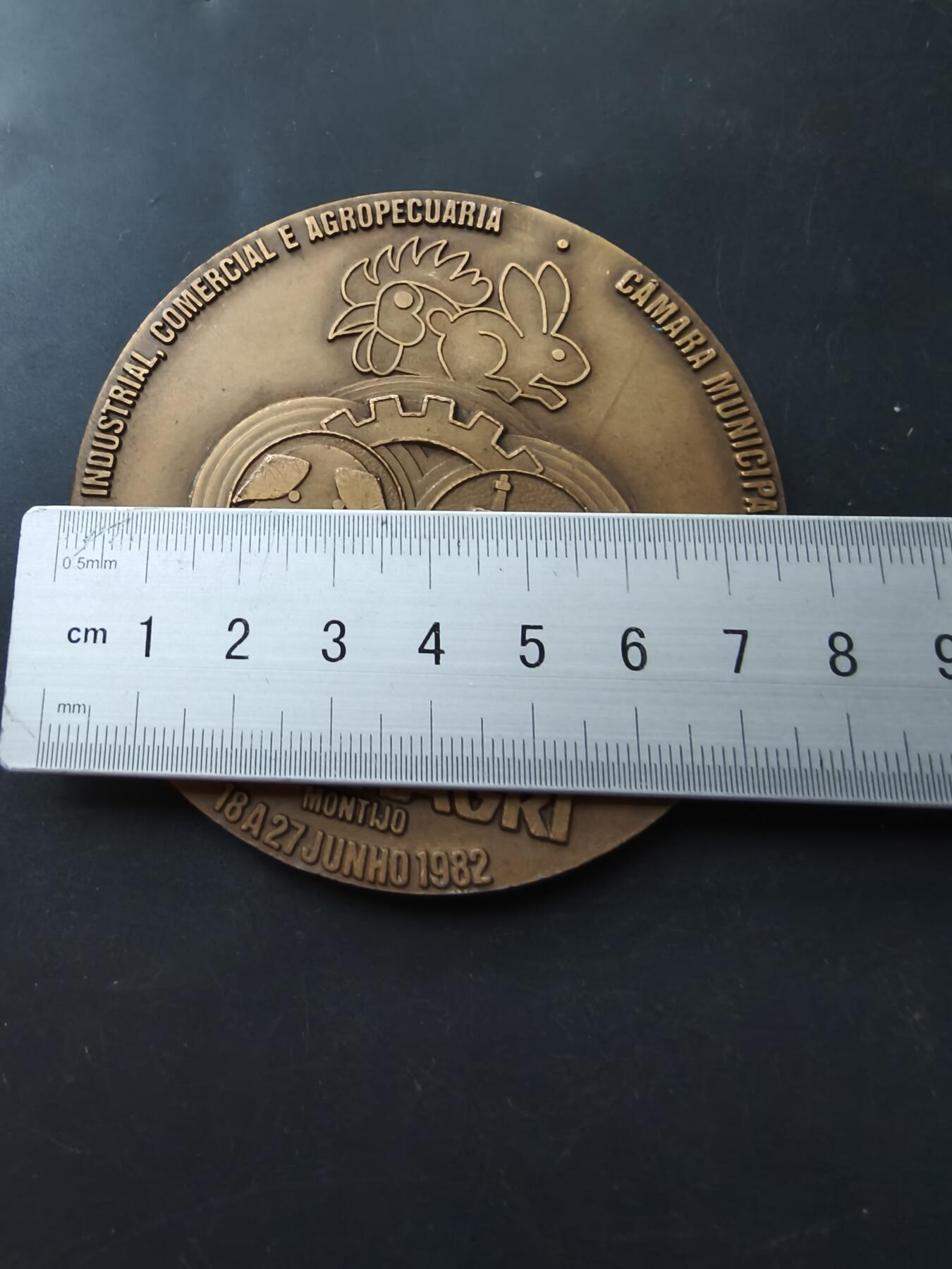 老王徽章第192期 葡萄牙蒙蒂茹市1982年MONTIAGRI农业博览会大铜章     直径77mm     重量186.8g