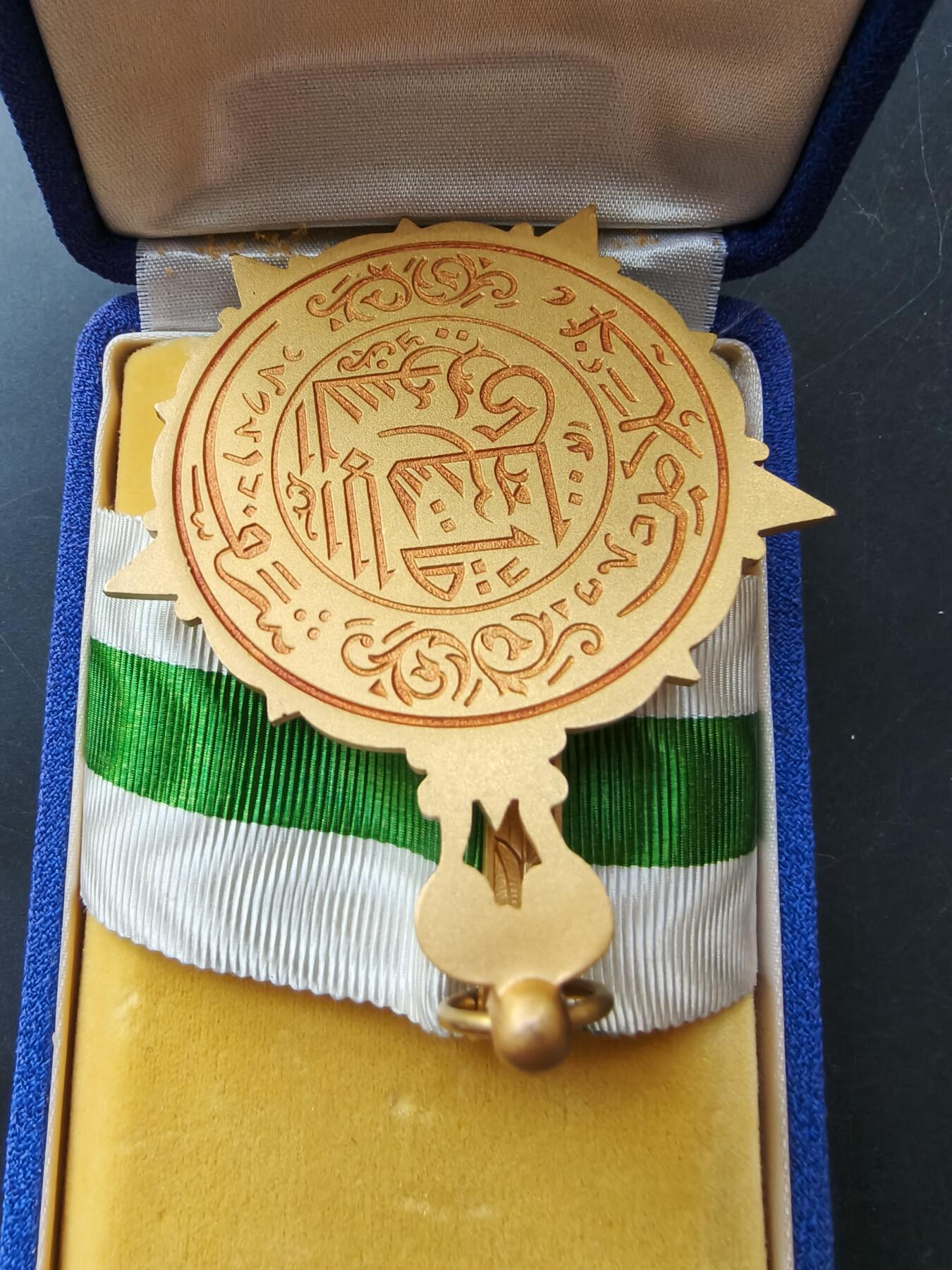 老王徽章第192期 叙利亚共和国指挥官级民事功绩勋章     原盒     法国代工      铜镀金珐琅