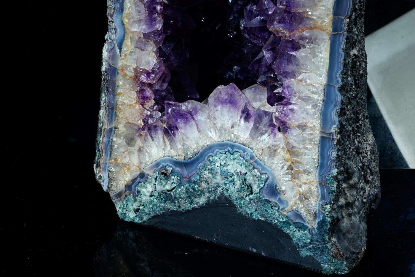 上海都达杂项专场八十一【全场包邮】  紫气东来水晶洞大摆件（重17.580公斤）