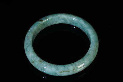 上海都达杂项专场103【全场包邮】  天然 冰绿种翡翠（A货）手镯 附鉴定证书97-8