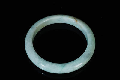 上海都达杂项专场102【全场包邮】  天然冰绿种翡翠（A货）手镯 附鉴定证书97-6