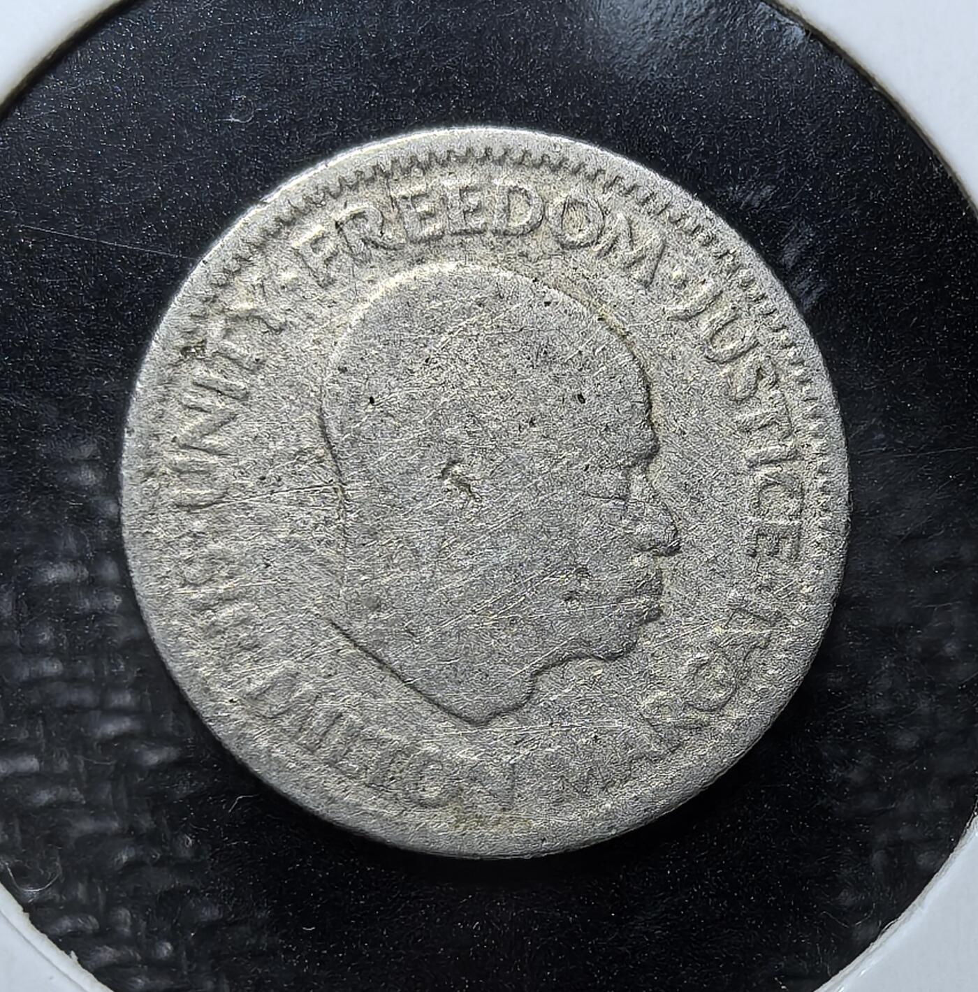 外国优质老铜币纪念币银币专场，周六晚上九点倒数截拍，满百包邮，周日发货,可寄存半年，喜欢朋友微信扫描二维码可直接参拍