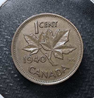 外国优质老铜币纪念币银币专场，周六晚上九点倒数截拍，满百包邮，周日发货,可寄存半年，喜欢朋友微信扫描二维码可直接参拍 - 加拿大1940年1分铜币，正面为英王乔治六世侧面像，背面是双枫叶图案，是英联邦加拿大殖民时期的主流流通辅币，见证加拿大近代货币与殖民史。