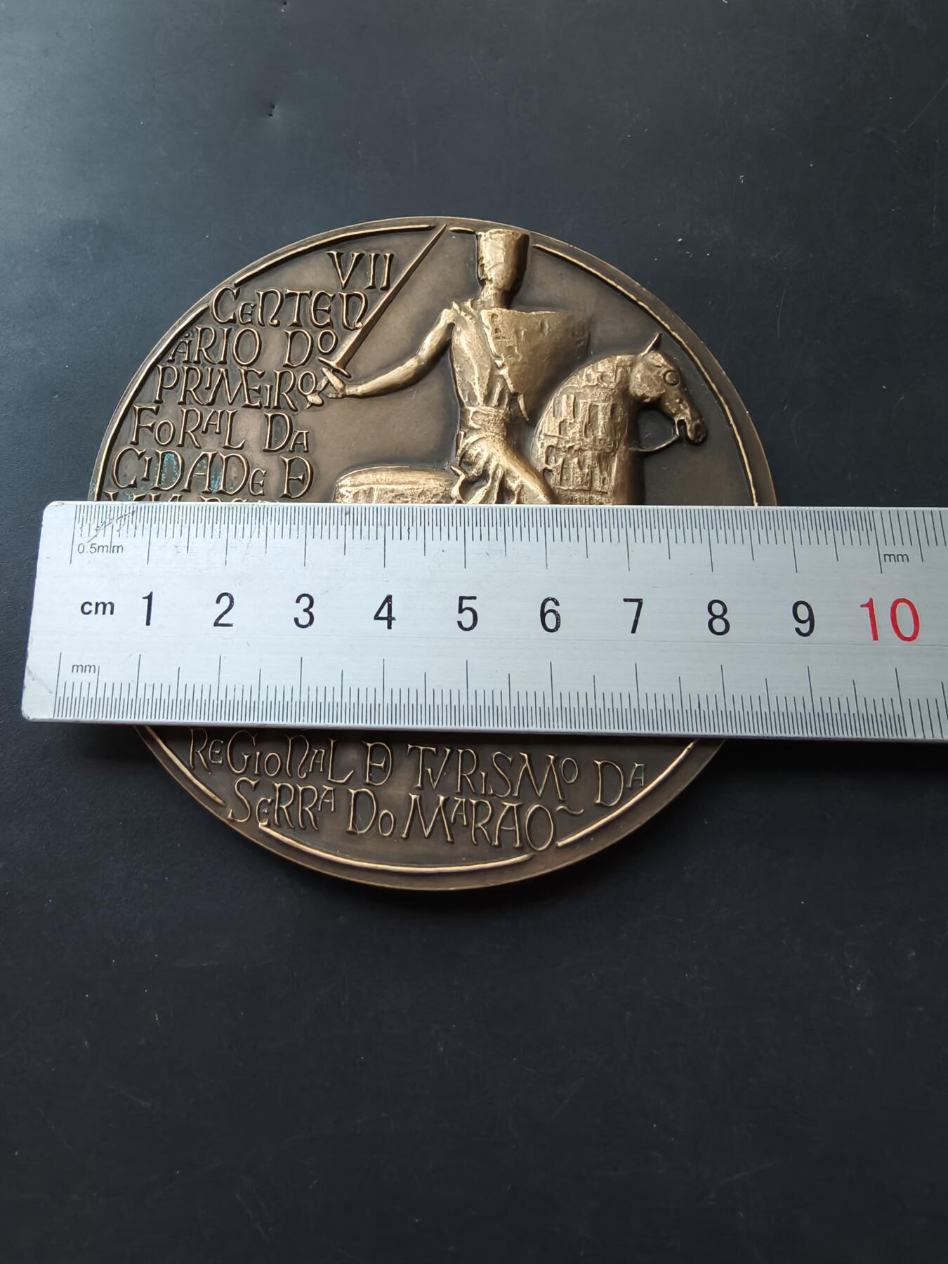 老王徽章第192期 葡萄牙维拉雷尔城建城700周年大铜章      直径90mm     重量272.1g