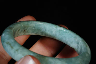 上海都达杂项专场103【全场包邮】  天然 冰绿种翡翠（A货）手镯 附鉴定证书97-8