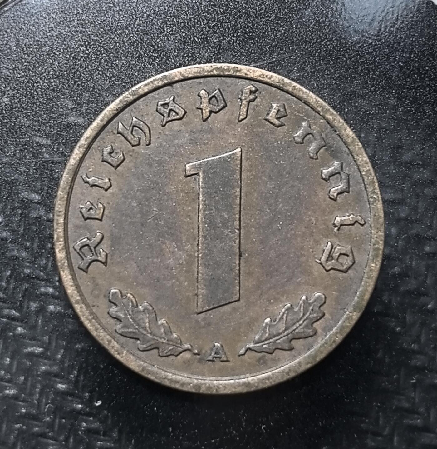 外国优质老铜币纪念币银币专场，周六晚上九点倒数截拍，满百包邮，周日发货,可寄存半年，喜欢朋友微信扫描二维码可直接参拍