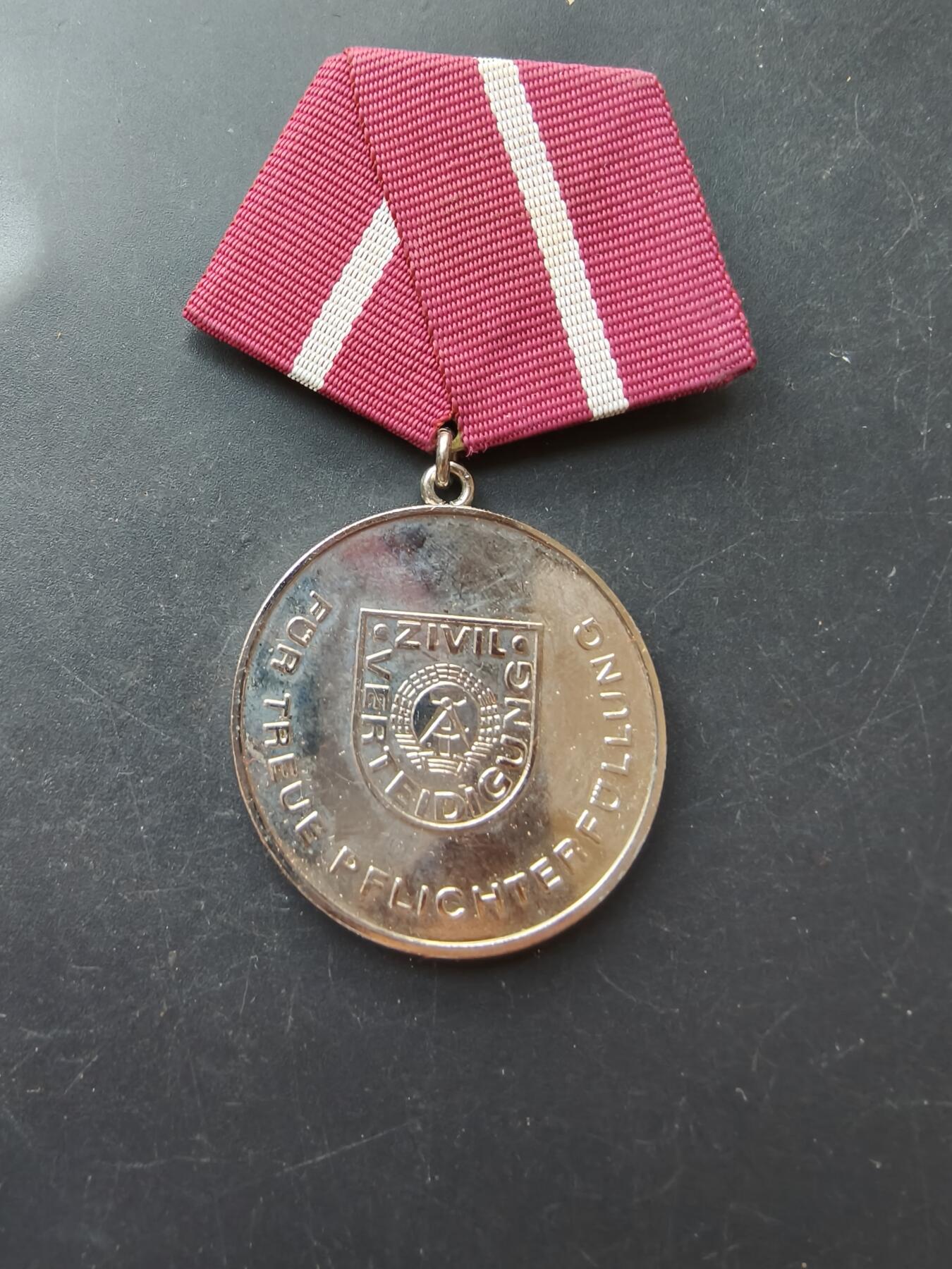 老王徽章第192期 东德银级民防奖章