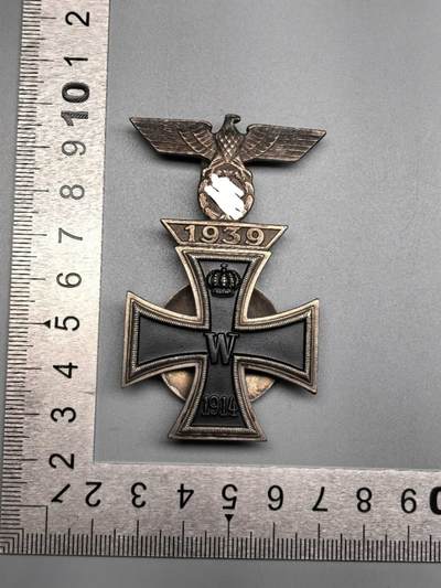 小驴勋章奖章收藏4月18日周六晚六点拍卖（珍爱和平，收藏战争，铭记历史，勿忘国耻，忠党爱国。有偿代拍，送拍规则在简介最后，参拍须阅读规则后再参拍，关系到运费包装发货时效真假辨别等关键信息，拍卖时不再发原图，看大图店主微信码在拍卖店铺介绍里或者找我要） 现代工艺品一级铁十字勋饰一战一级铁十字勋章SPI EKI连体章，非原品