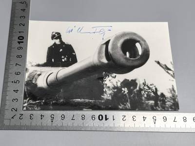 小驴勋章奖章收藏4月18日周六晚六点拍卖（珍爱和平，收藏战争，铭记历史，勿忘国耻，忠党爱国。有偿代拍，送拍规则在简介最后，参拍须阅读规则后再参拍，关系到运费包装发货时效真假辨别等关键信息，拍卖时不再发原图，看大图店主微信码在拍卖店铺介绍里或者找我要） 党卫军102重营装甲王牌Willi Fey战后爱克发相纸正反双亲笔签名