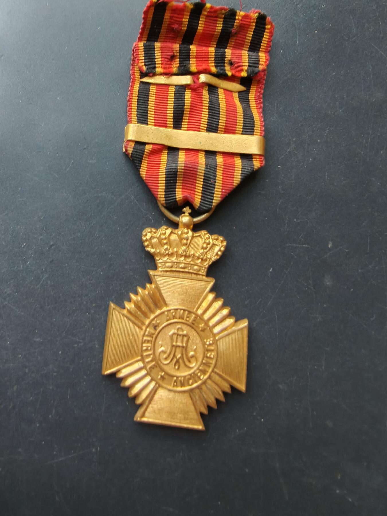 老王徽章第192期 比利时军事奖章    早期单法语版本    一级勋饰