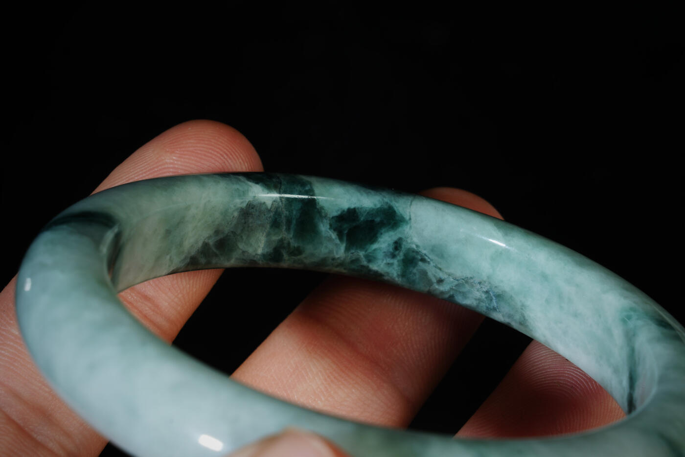 上海都达杂项专场八十一【全场包邮】  天然冰绿翡翠（A货）手镯 附鉴定证书97-10