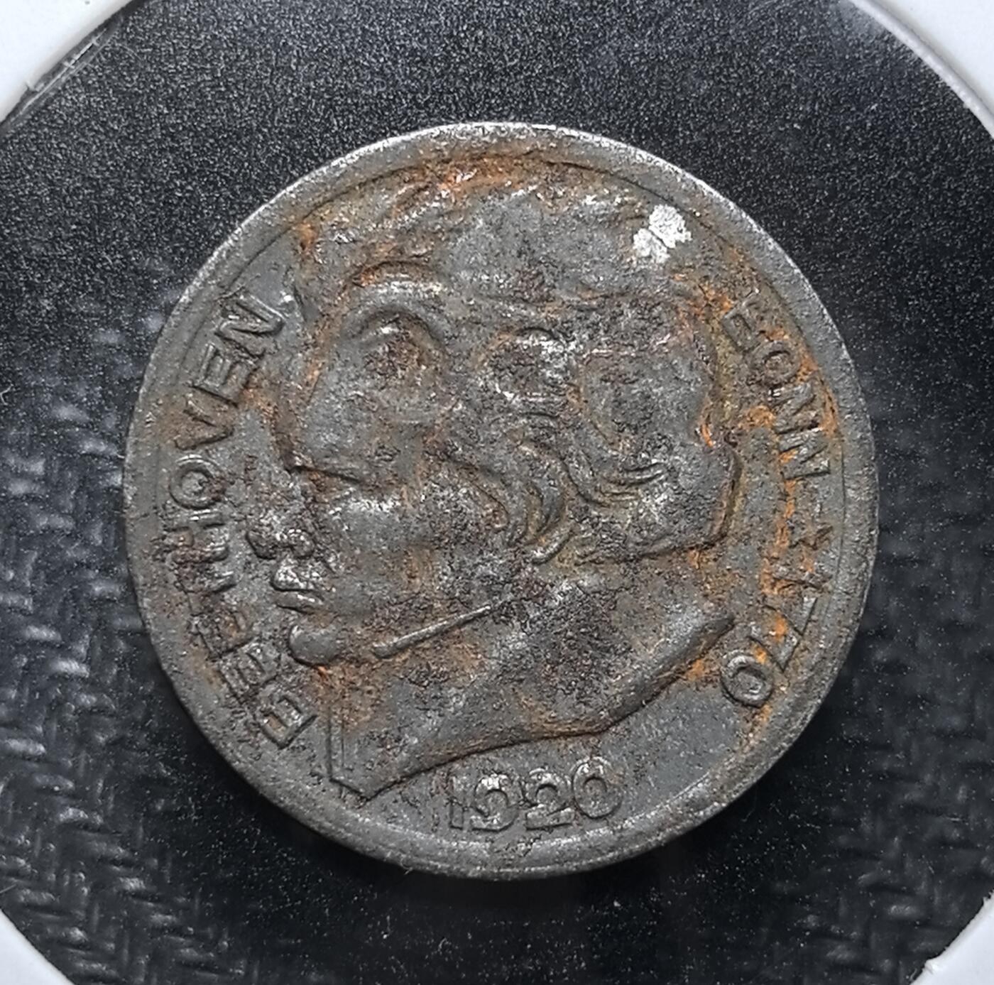 外国优质老铜币纪念币银币专场，周六晚上九点倒数截拍，满百包邮，周日发货,可寄存半年，喜欢朋友微信扫描二维码可直接参拍