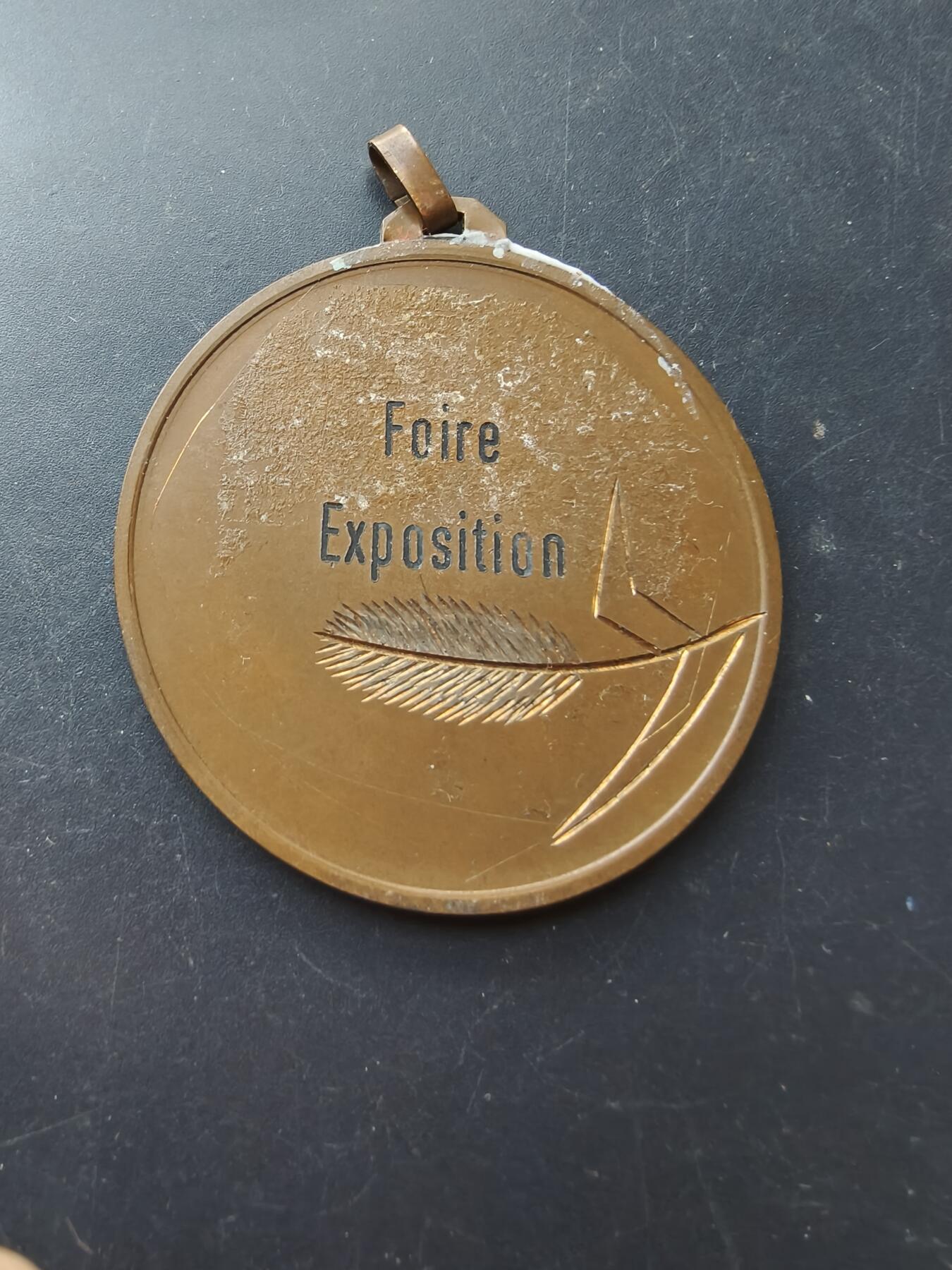 老王徽章第192期 法国跨区域农产品竞赛大铜纪念章      原盒       直径50mm     重量41g
