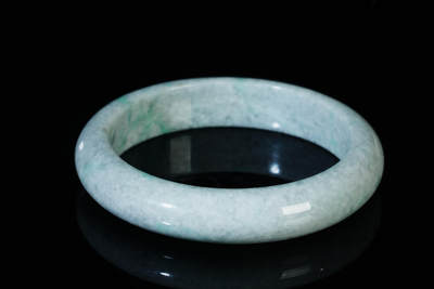 上海都达杂项专场102【全场包邮】  天然冰糯种翡翠（A货）手镯 附鉴定证书97-5