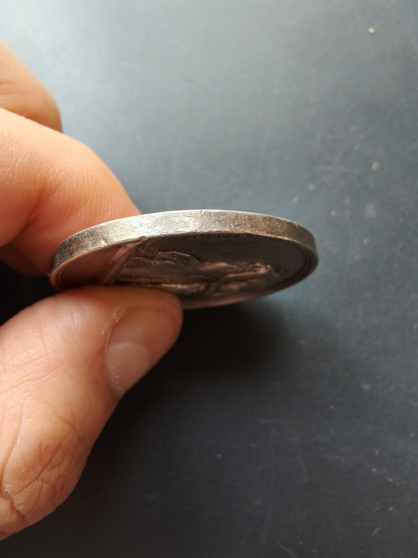 老王徽章第192期 法国婚礼大银章     950银    早期无边铭     直径36mm     重量20.7g