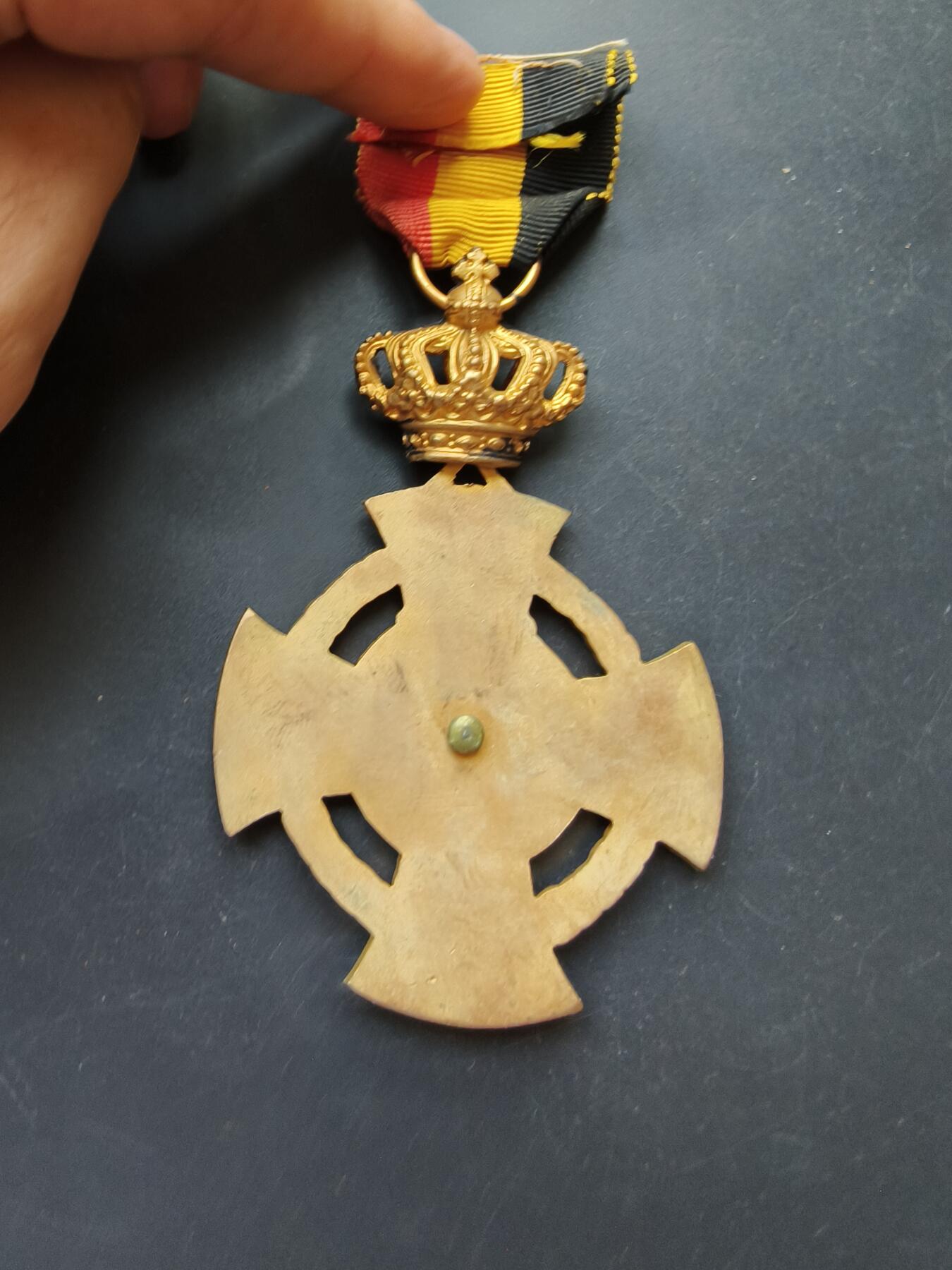 老王徽章第192期 比利时劳动功绩十字纪念章