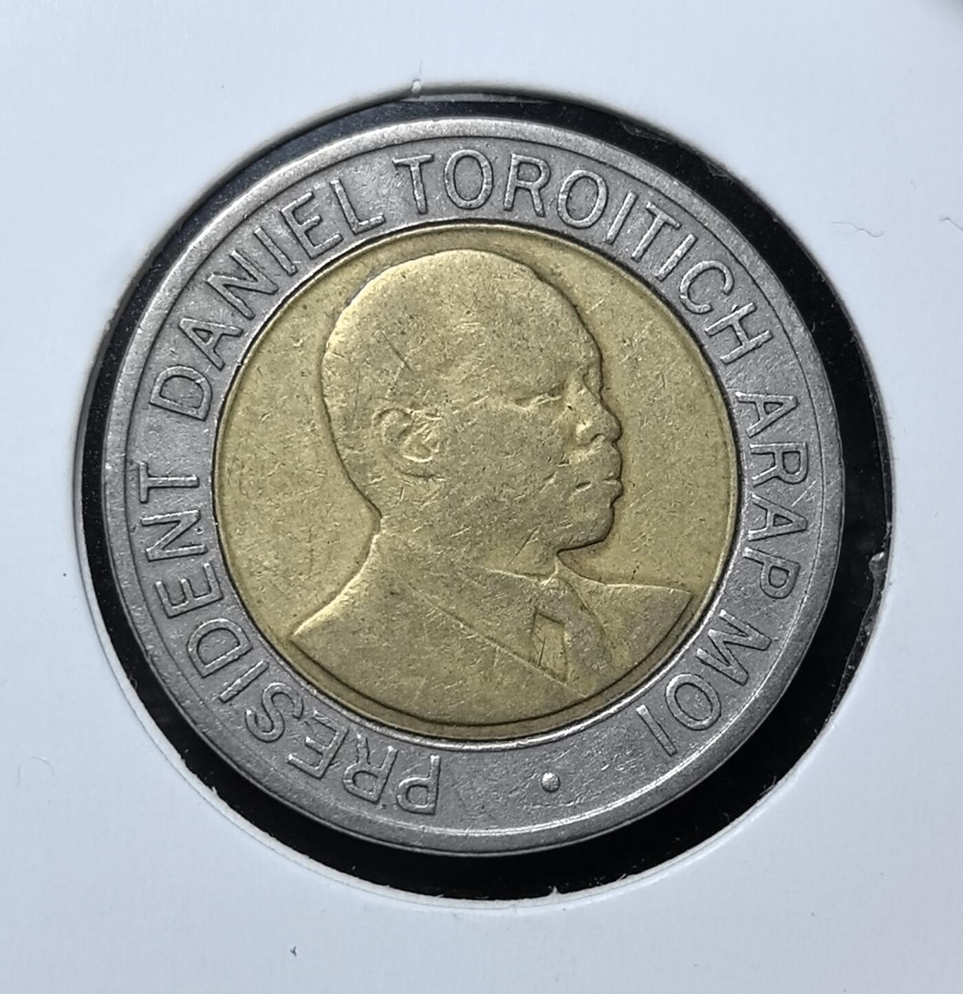 外国优质老铜币纪念币银币专场，周六晚上九点倒数截拍，满百包邮，周日发货,可寄存半年，喜欢朋友微信扫描二维码可直接参拍