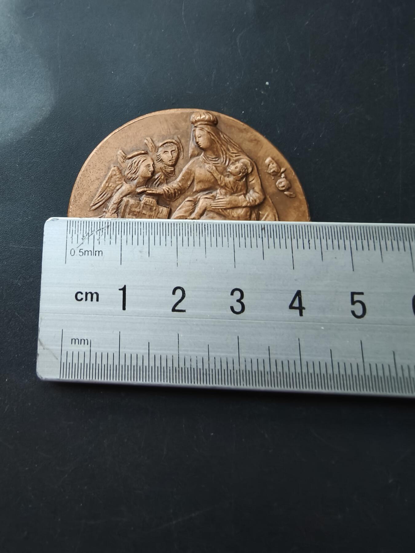 老王徽章第192期 意大利巴尔迪圣母朝圣地1960年纪念铜章      直径44mm     重量34.9g