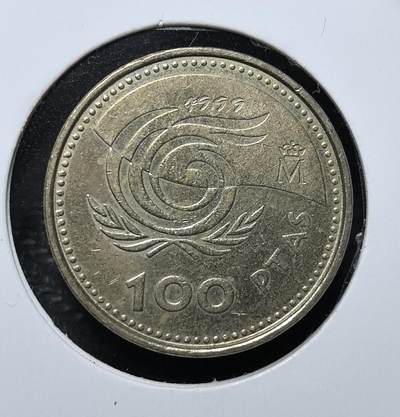 外国优质老铜币纪念币银币专场，周六晚上九点倒数截拍，满百包邮，节前出差在外，5月3日统一发货,可寄存半年，喜欢朋友微信扫描二维码可直接参拍 - 西班牙1999年100 比塞塔纪念币，正面为胡安・卡洛斯一世国王像，背面是西班牙比塞塔的标志性设计，是欧元流通前西班牙的法定货币，见证西班牙货币史。