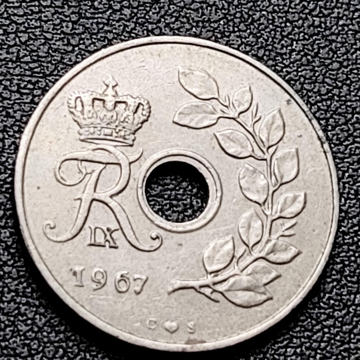 泉币菌-第226场-拍品多 请提前出价 丹麦1967年25欧尔中孔镍币 玛格丽特二世花押 