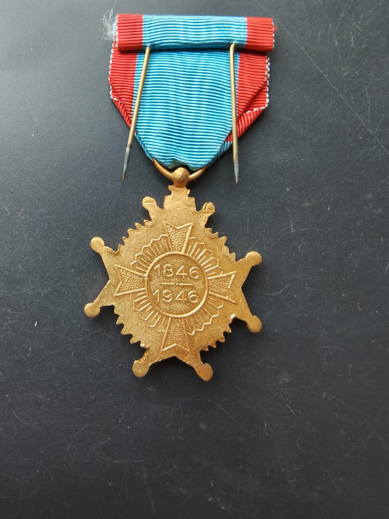 老王徽章第192期 比利时电信业百年纪念章