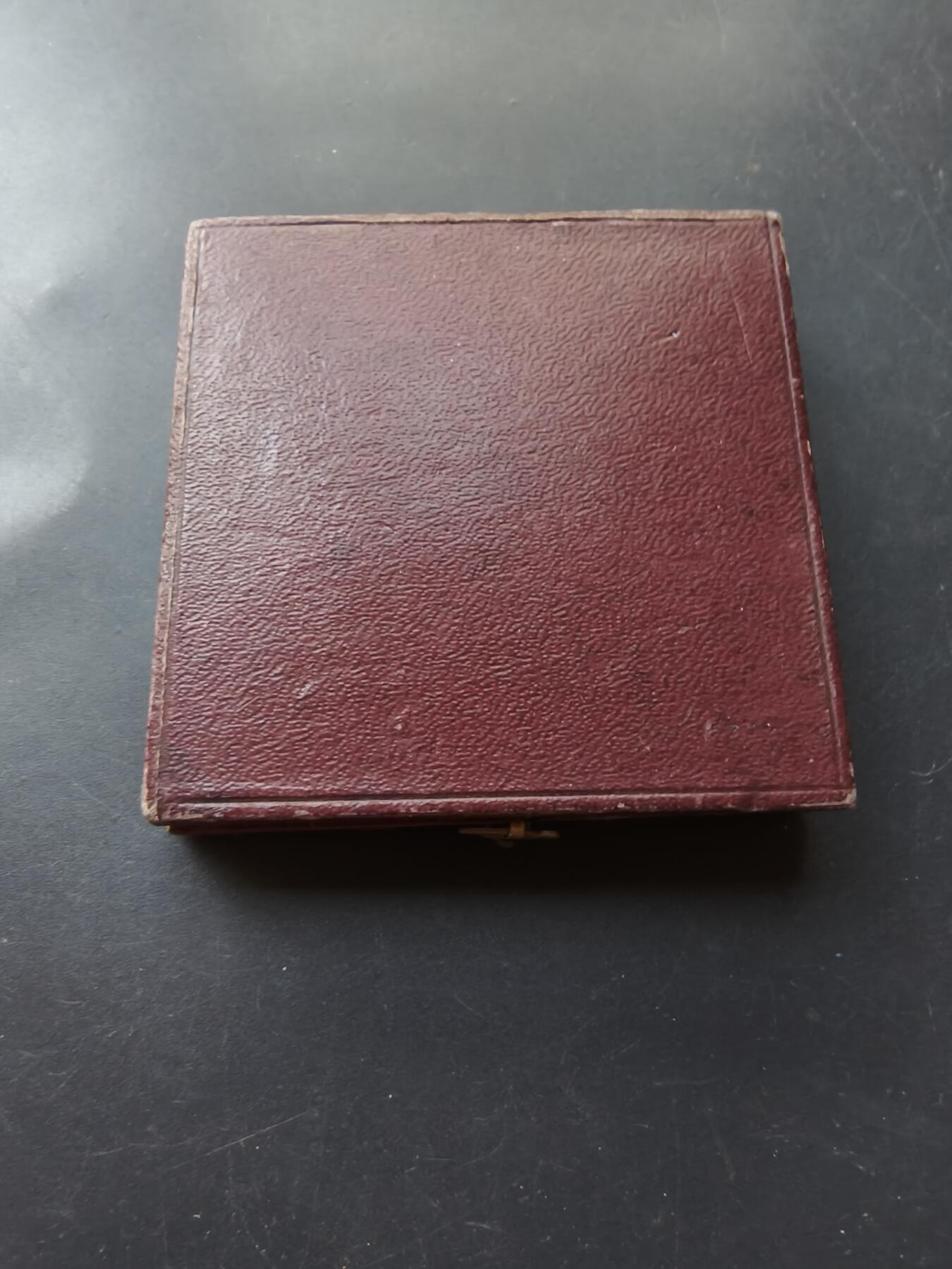 老王徽章第192期 法国战争部战争准备大铜章     原盒      直径50mm     重量64.1g