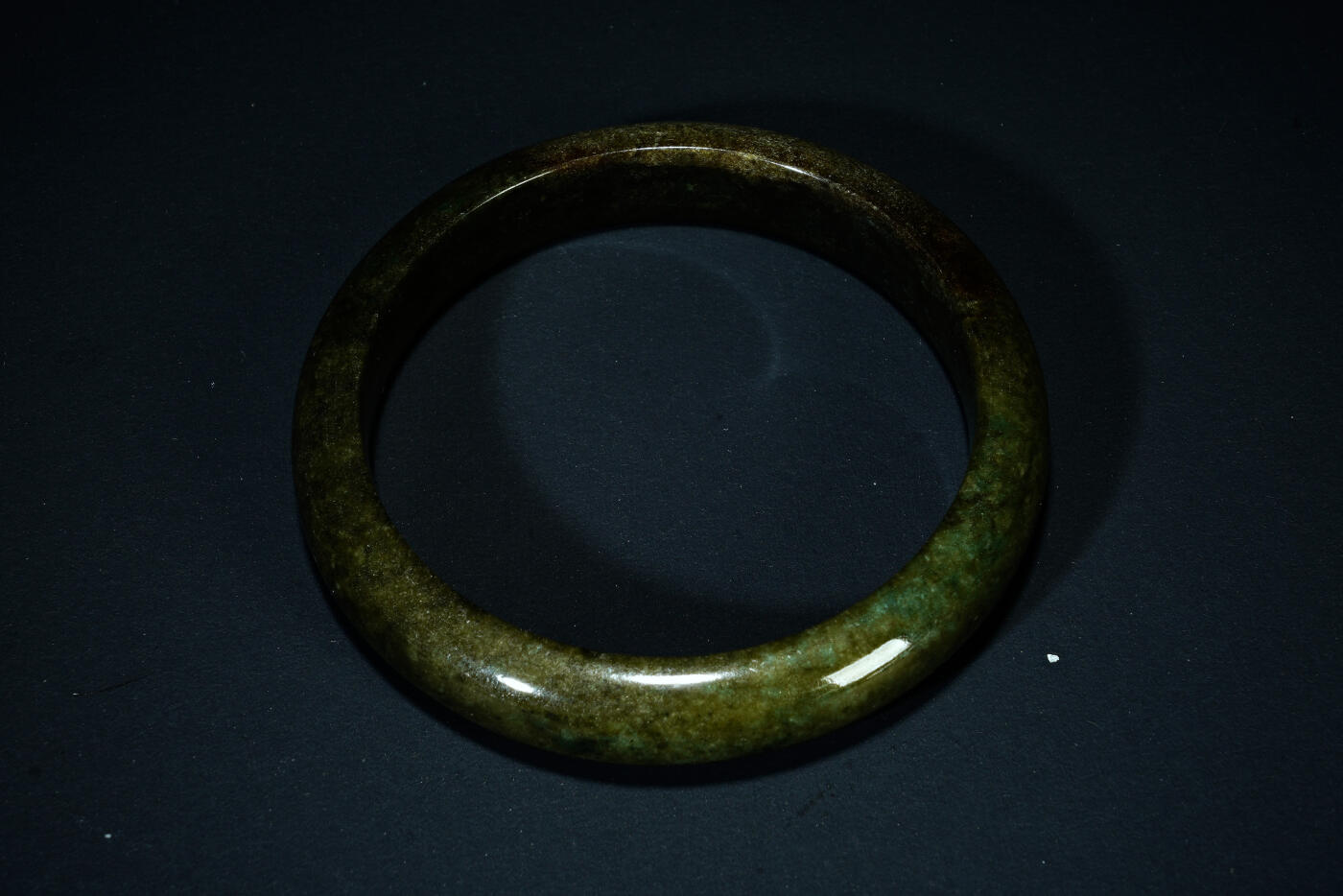 上海都达杂项专场八十一【全场包邮】  天然油青翡翠（A货）手镯 附鉴定证书97-11