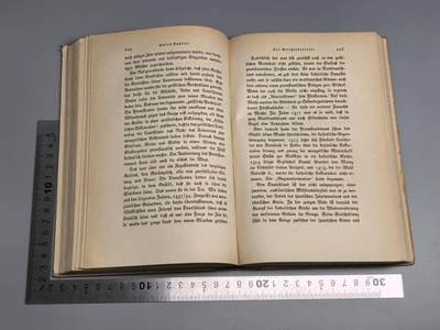 小驴勋章奖章收藏4月18日周六晚六点拍卖（珍爱和平，收藏战争，铭记历史，勿忘国耻，忠党爱国。有偿代拍，送拍规则在简介最后，参拍须阅读规则后再参拍，关系到运费包装发货时效真假辨别等关键信息，拍卖时不再发原图，看大图店主微信码在拍卖店铺介绍里或者找我要）  二战德语原版德国历史发展阶段 1942年斯图加特出版