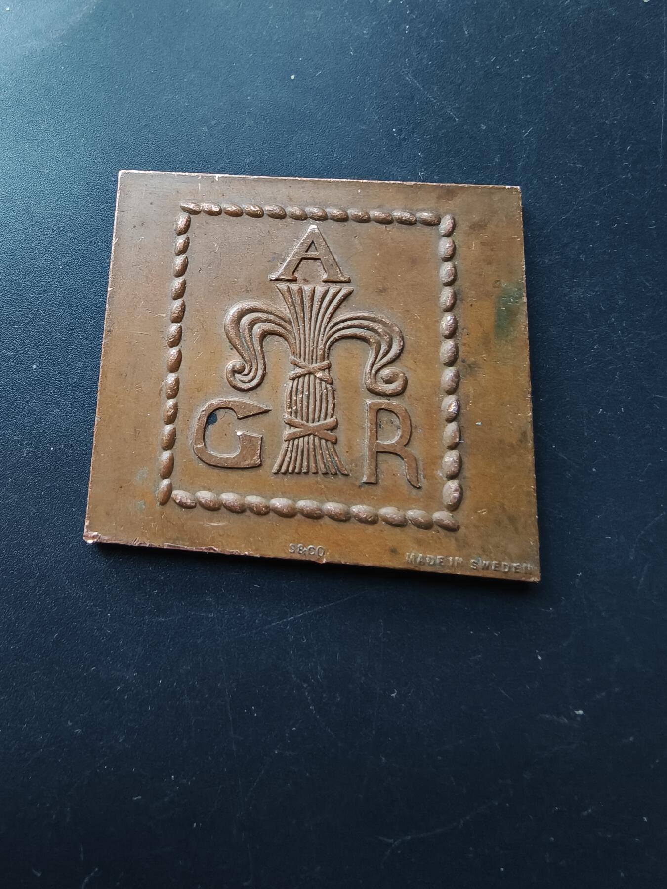 老王徽章第192期 瑞典瓦萨王朝333周年方形大铜章      尺寸45×40mm     重量49g