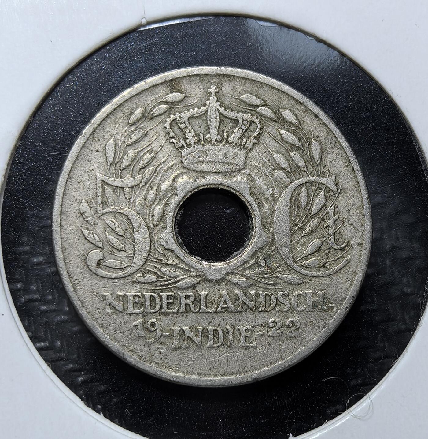 外国优质老铜币纪念币银币专场，周六晚上九点倒数截拍，满百包邮，周日发货,可寄存半年，喜欢朋友微信扫描二维码可直接参拍