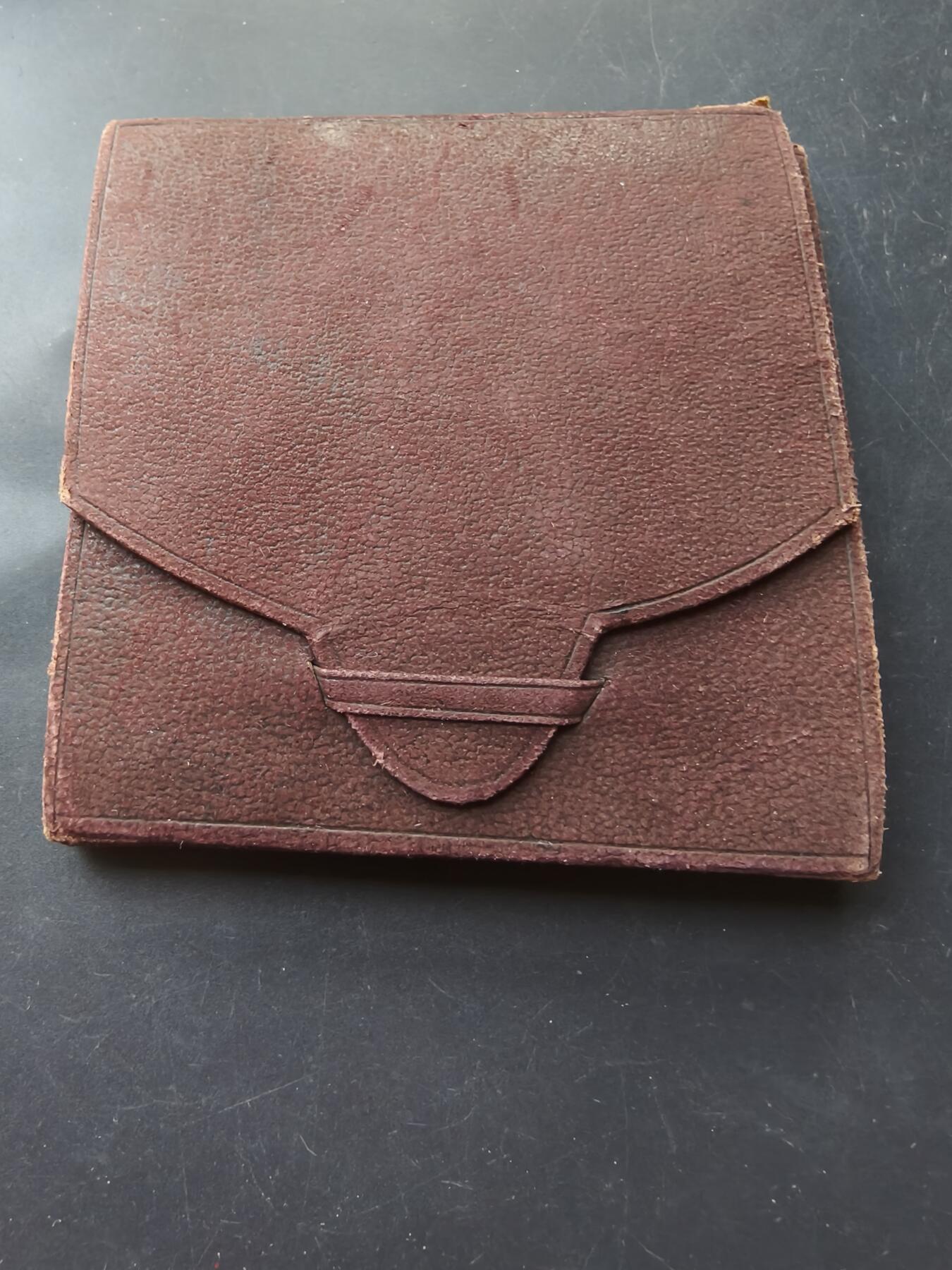 老王徽章第192期 法国里昂信贷银行大铜章    原盒     大师皮列作品      直径80mm     重量220.7g