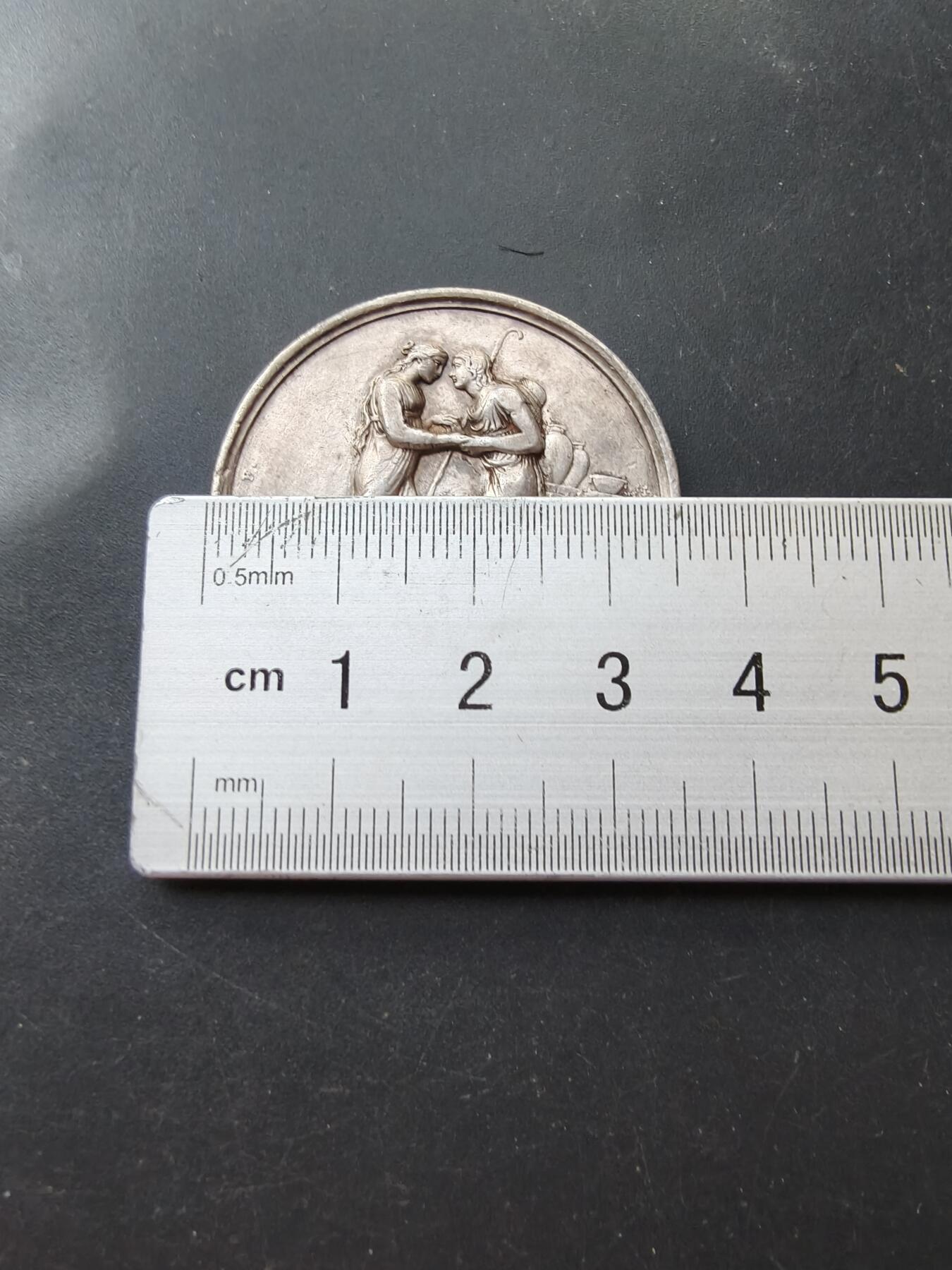 老王徽章第192期 法国婚礼大银章     950银    早期无边铭     直径36mm     重量20.7g