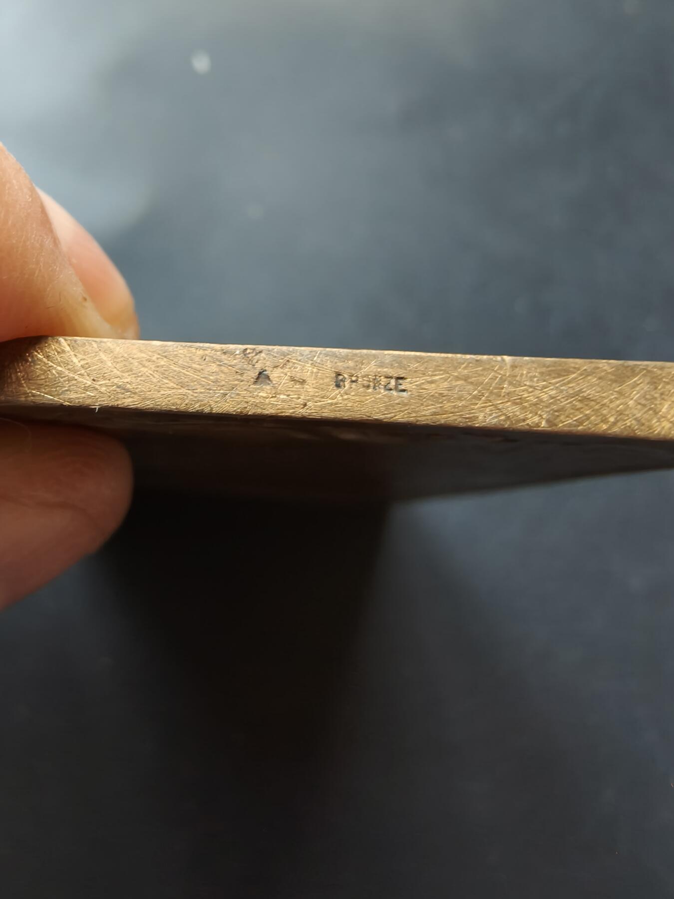 老王徽章第192期 法国塞纳-瓦茨省众议员阿尔贝·戈捷·德·克拉尼方形大铜章       尺寸51×73mm     重量104.1g