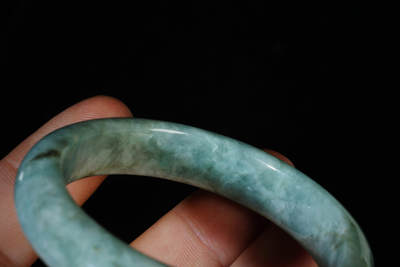 上海都达杂项专场103【全场包邮】  天然 冰绿种翡翠（A货）手镯 附鉴定证书97-8