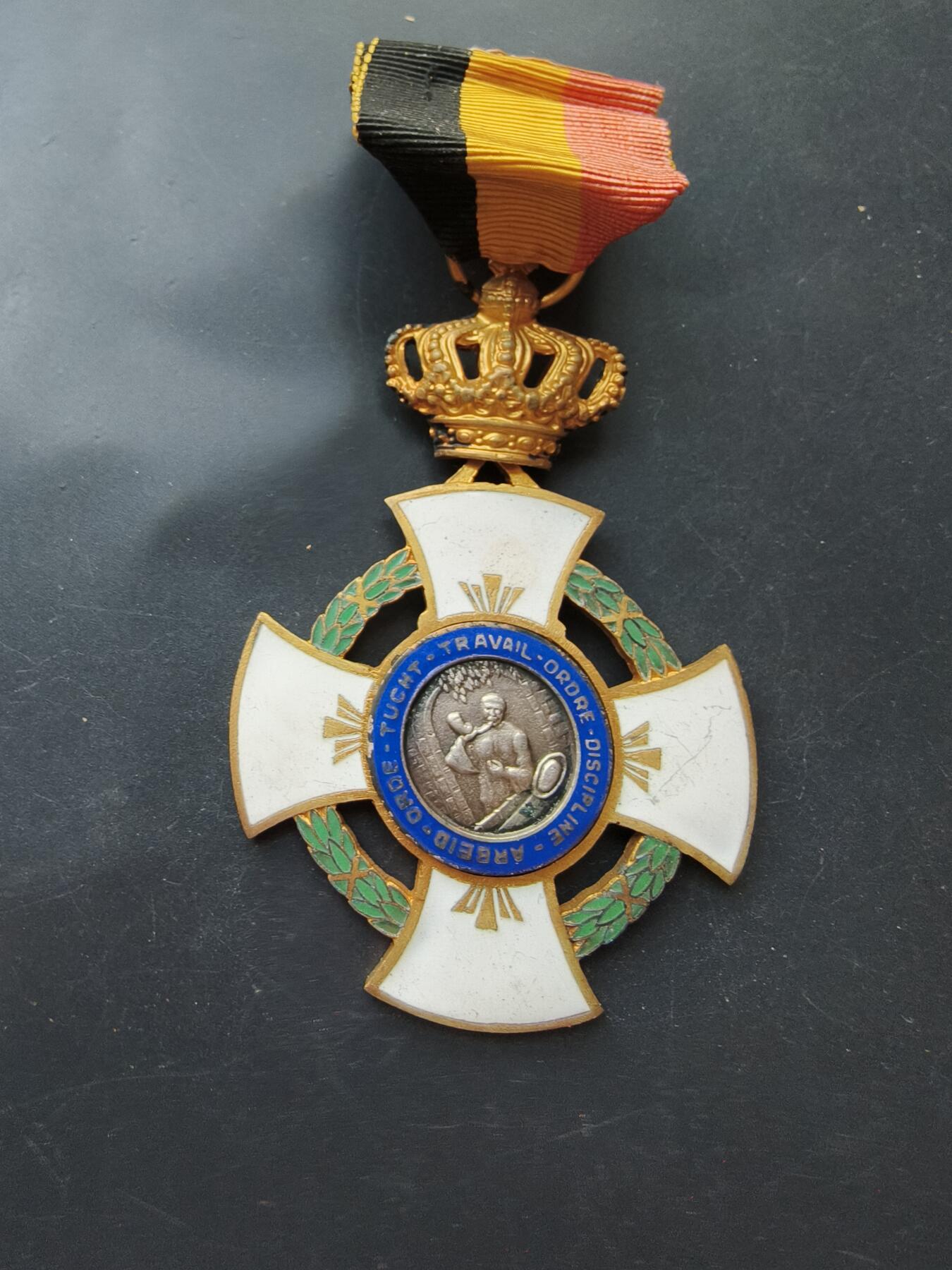 老王徽章第192期 比利时劳动功绩十字纪念章