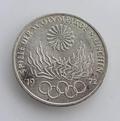 外国优质老铜币纪念币银币专场，周六晚上九点倒数截拍，满百包邮，周日发货,可寄存半年，喜欢朋友微信扫描二维码可直接参拍 - 联邦德国1972 年第 20 届慕尼黑夏季奥运会 10 马克纪念银币，发行收入大幅资助了奥运筹办，是西德战后体育与国家形象重建的重要纪念币。