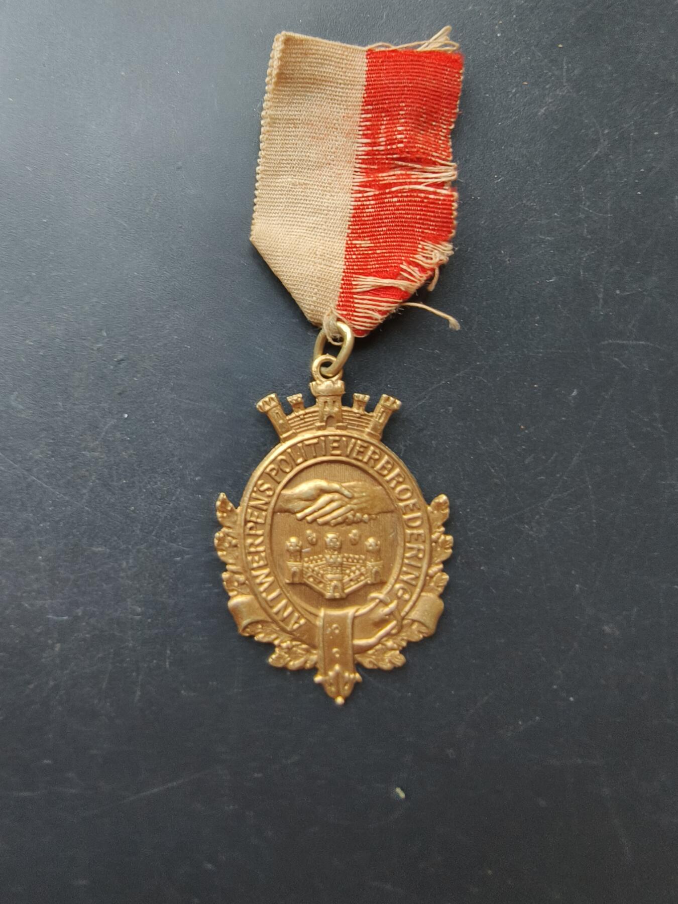 老王徽章第192期 比利时安特卫普警察兄弟会纪念章