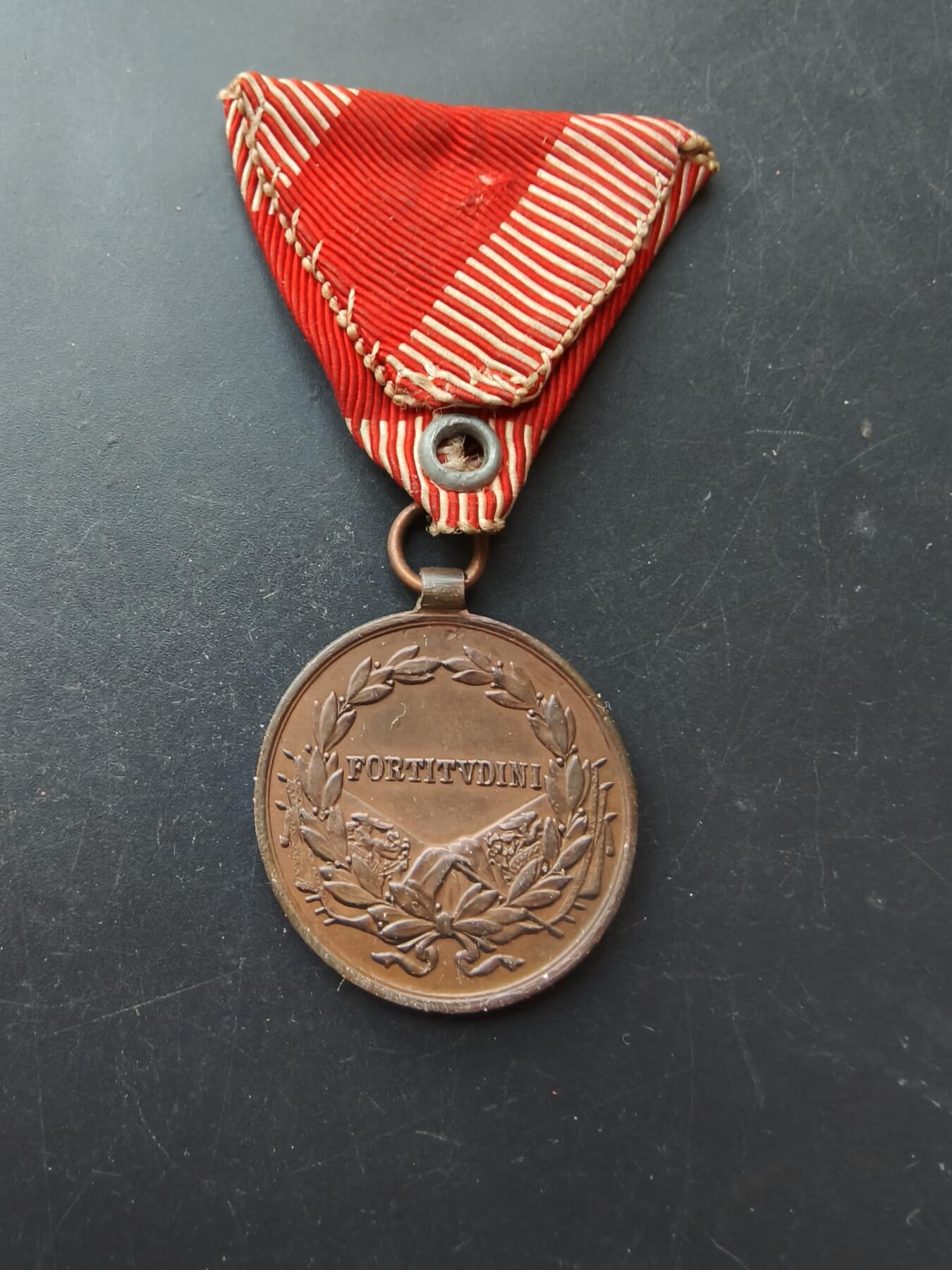 老王徽章第192期 奥匈帝国铜级勇敢奖章     卡尔版