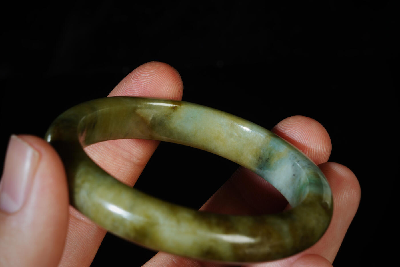 上海都达杂项专场八十一【全场包邮】  天然湖绿翡翠（A货）手镯 附鉴定证书97-12