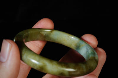 上海都达杂项专场103【全场包邮】  天然湖绿翡翠（A货）手镯 附鉴定证书97-12