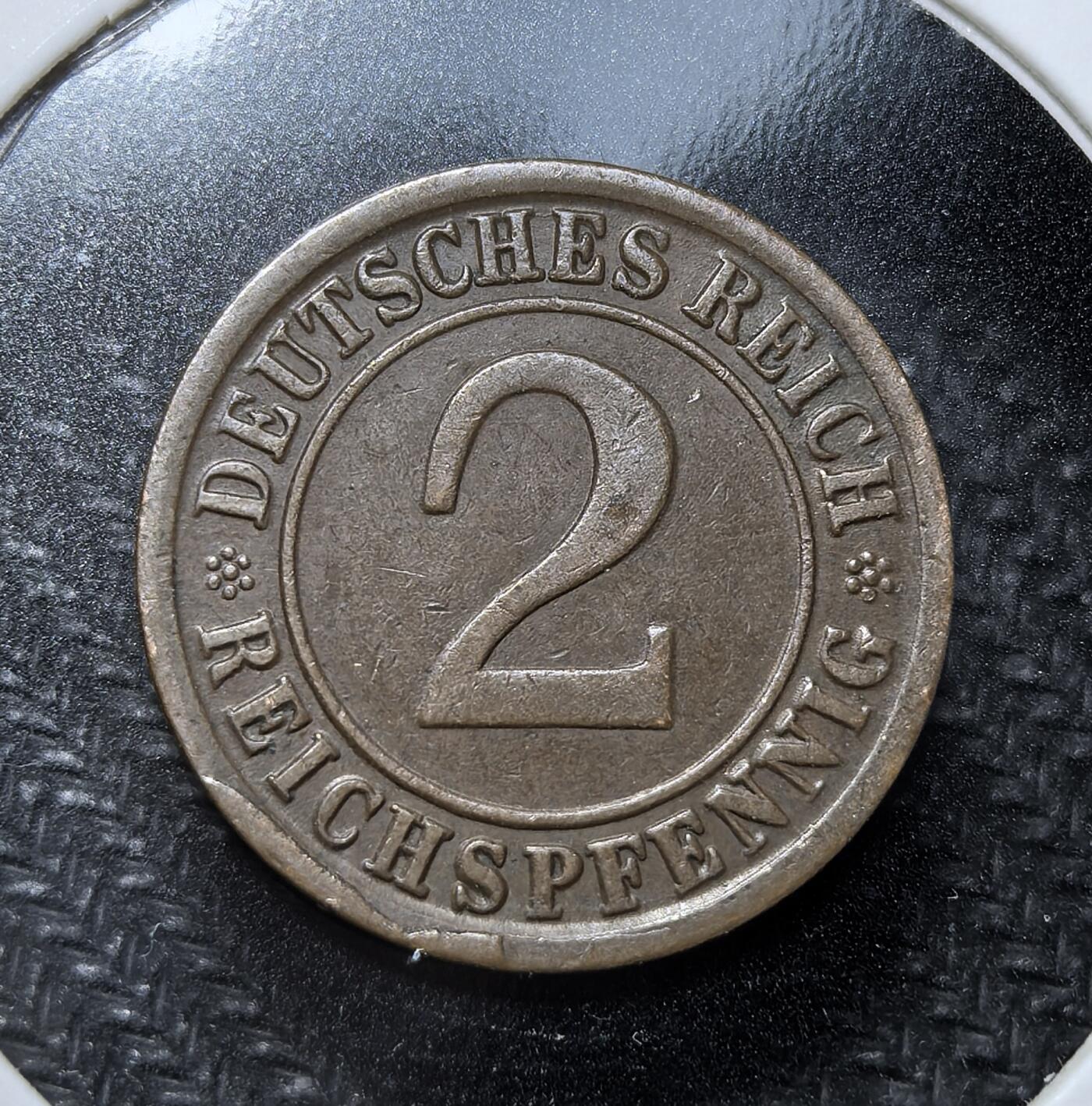 外国优质老铜币纪念币银币专场，周六晚上九点倒数截拍，满百包邮，周日发货,可寄存半年，喜欢朋友微信扫描二维码可直接参拍