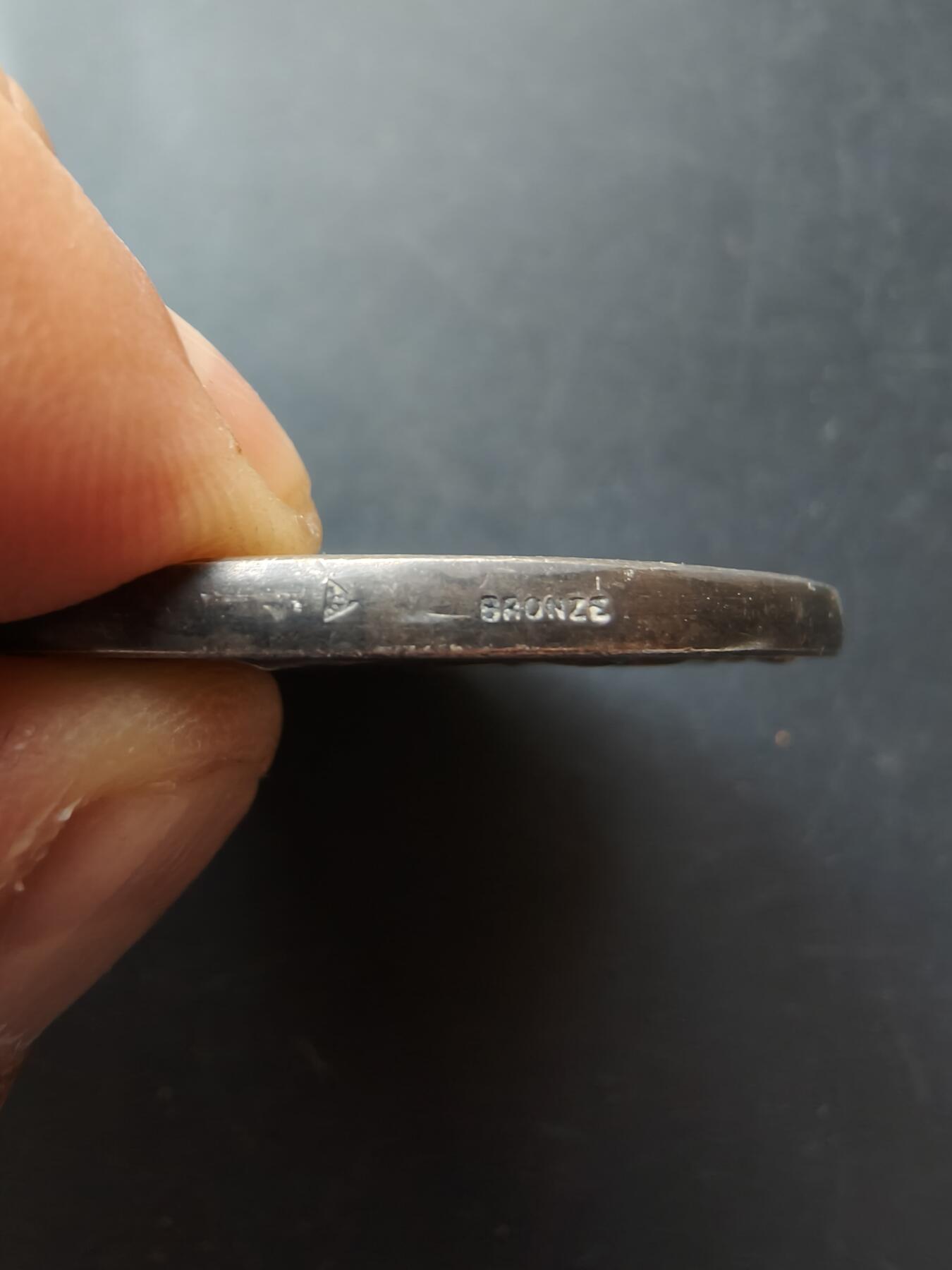 老王徽章第192期 法国参议员赠镀银大铜章     大师路易·波特作品     玛丽安娜       原盒       直径50mm     重量53.7g