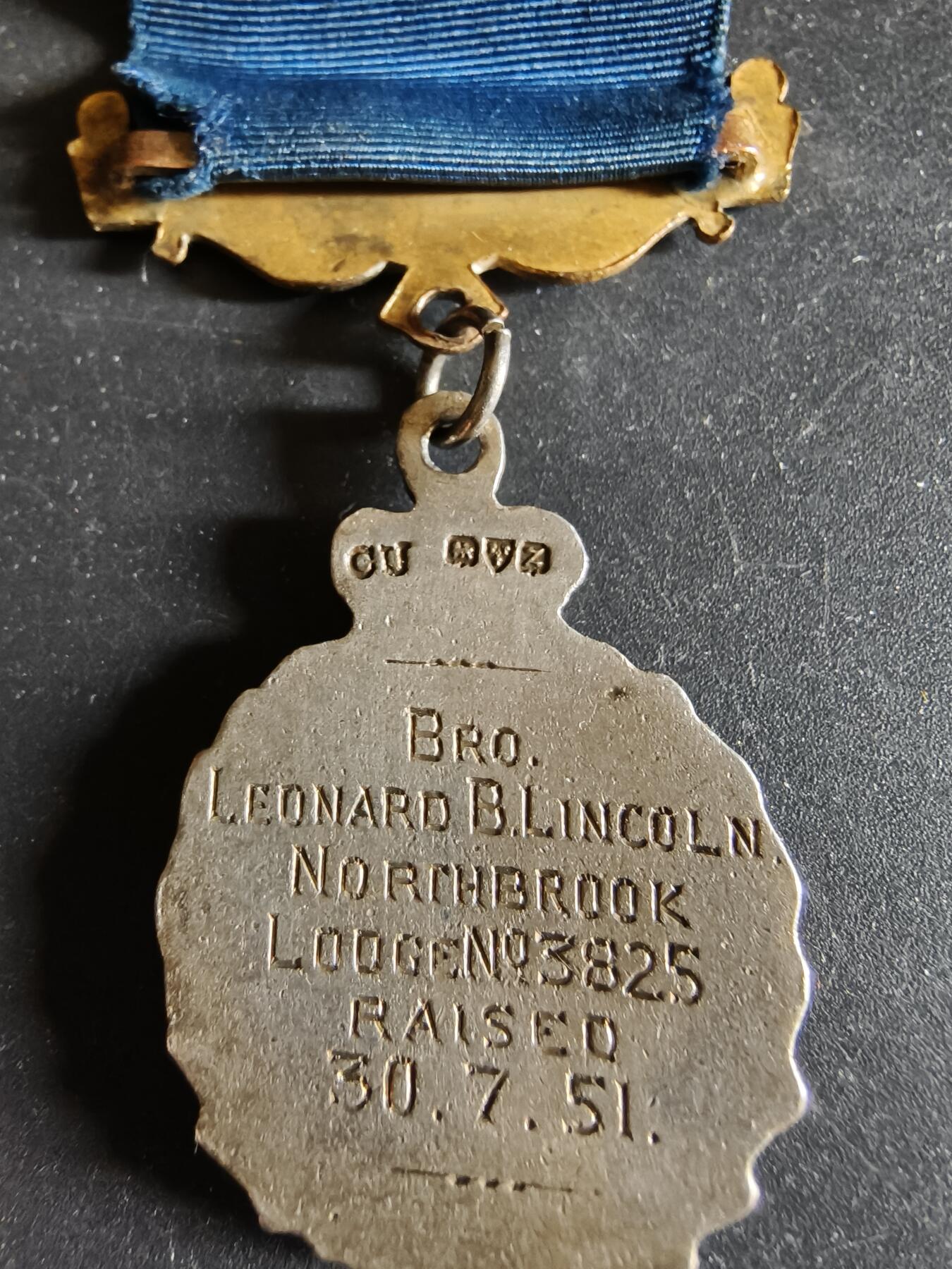 老王徽章第192期 英国皇家野牛兄弟会奖章     925银镀金珐琅     26g