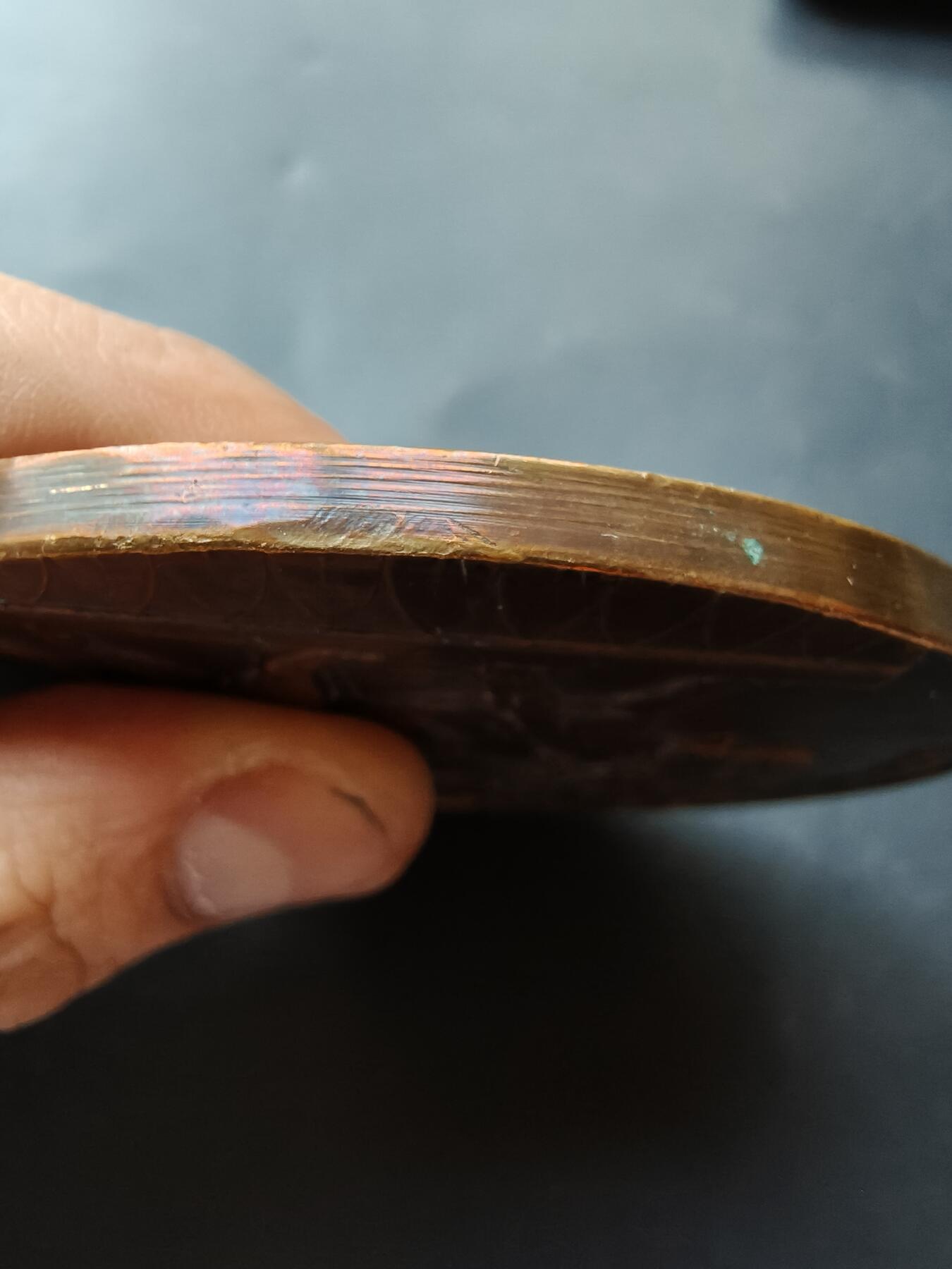 老王徽章第192期 葡萄牙安哥拉银行25周年大铜章      发行于1951年葡萄牙殖民时期      直径85mm      重量329.3g