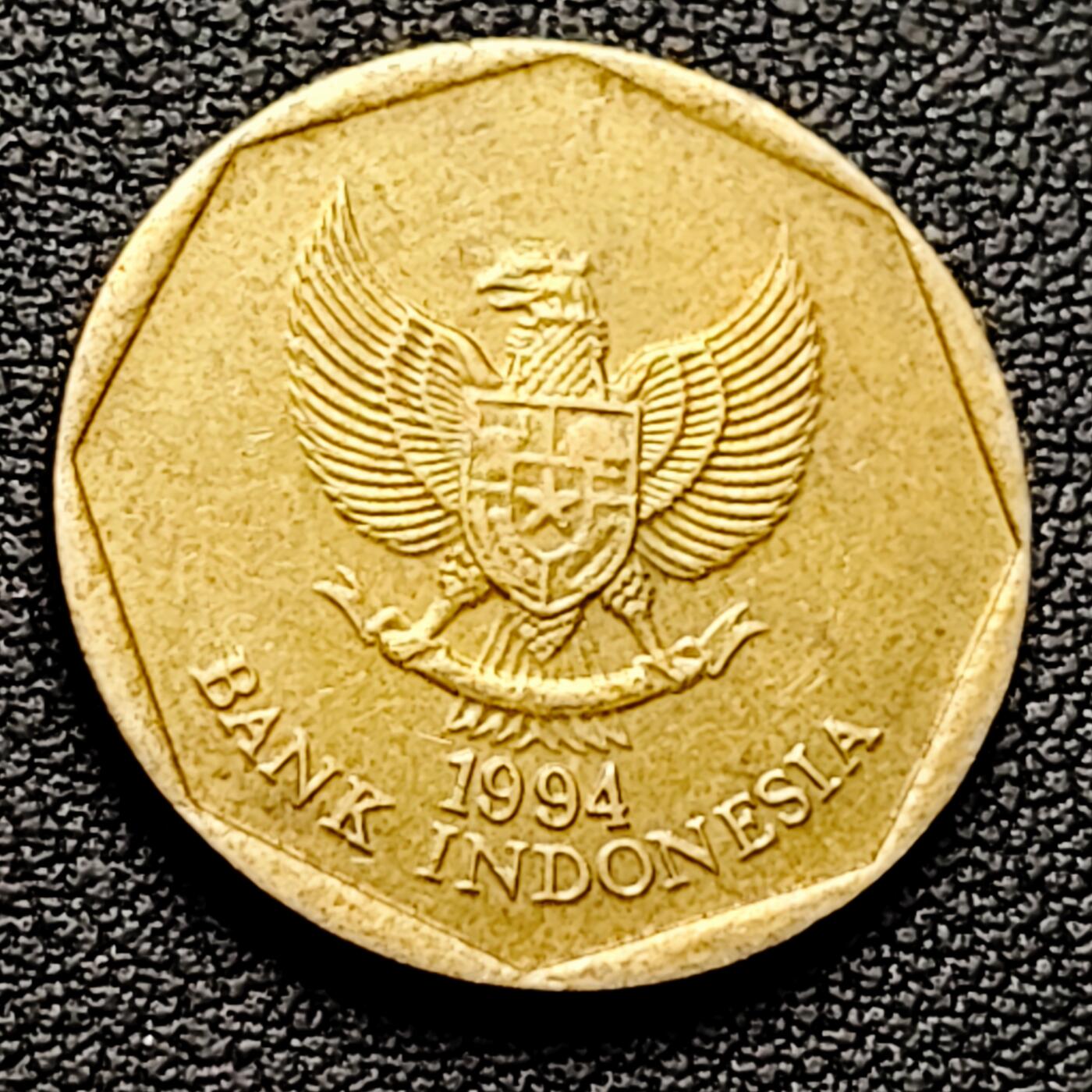 泉币菌-第226场-拍品多 请提前出价 耕牛 印尼100卢比硬币 1994年 直径22mm铜币 