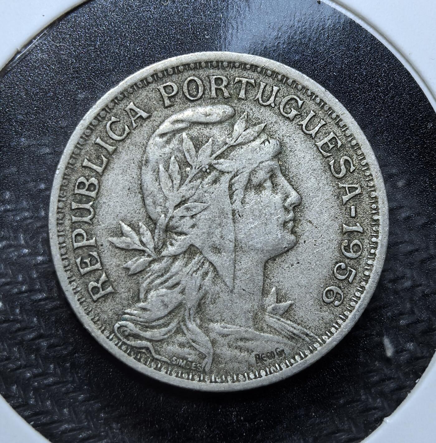 外国优质老铜币纪念币银币专场，周六晚上九点倒数截拍，满百包邮，节前出差在外，5月3日统一发货,可寄存半年，喜欢朋友微信扫描二维码可直接参拍